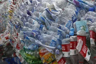 塑料瓶变成再生涤纶纤维的几大步骤