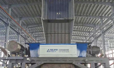 由破碎设备引发的废弃菌棒“淘金路”