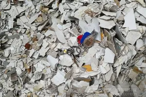 废弃光伏板组件与风机叶片垃圾处置工艺及价格
