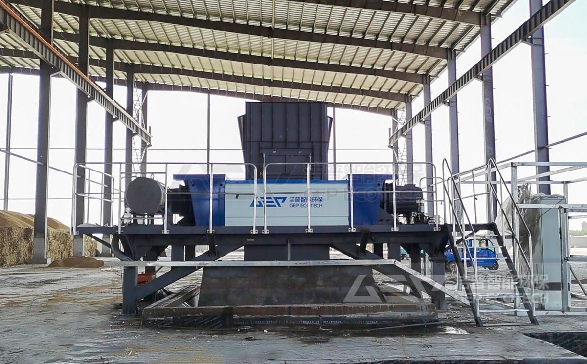 双轴生物质细碎机现场