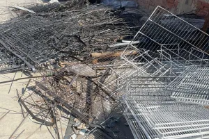 用于钢丝制品废料处理的小型钢铁撕碎机
