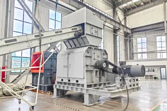 废弃菌棒变“钱”！粉碎设备助力生物饲料加工，养殖成本直降