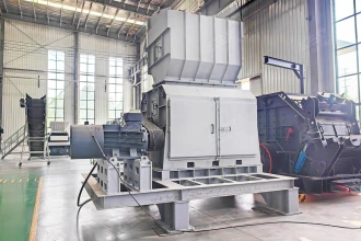 废弃菌棒变“钱”！粉碎设备助力生物饲料加工，养殖成本直降