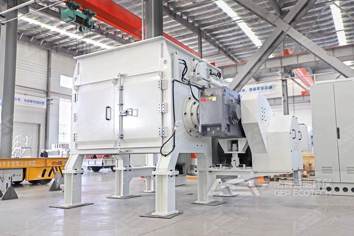 洁普新型撕碎机