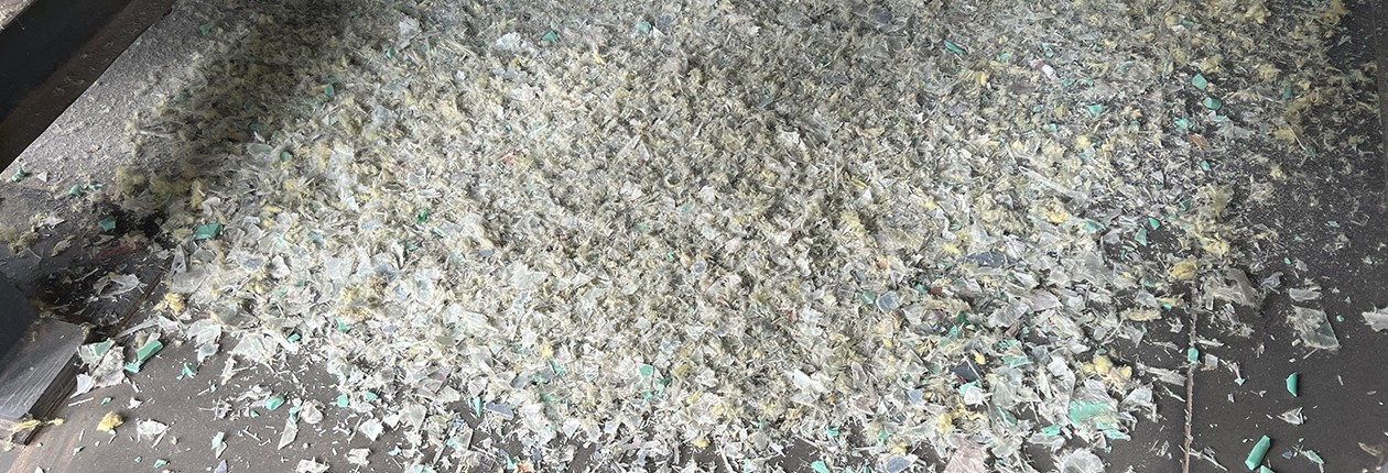 废弃玻璃钢处理后