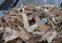 时产5吨的生物质细碎机出料尺寸多少？有移动的吗？