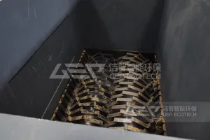 每小时处理 4-6 吨玉米秸秆/干草捆的生物质粉碎机型号