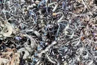 废铁丝回收再利用意义重大,选对撕碎机很关键！