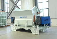 单轴撕碎机安全操作规程